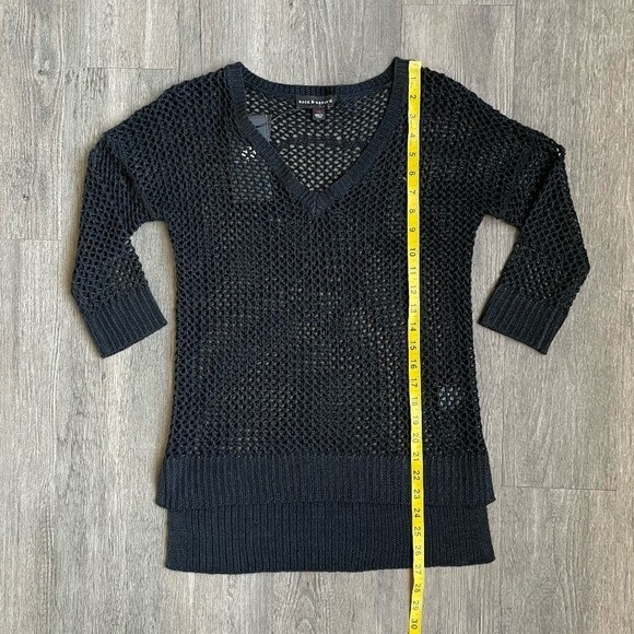 Rock & Republic Open Weave V Neck Hi Lo Skull Back Sweater XS Black - Picture 6 of 12